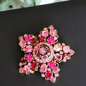 Vintage Star Shaped Rhinestone Brooch Pin